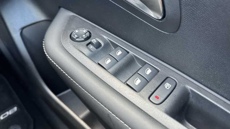 Peugeot 208 100kW E-Style 50kWh 5dr Auto Electric Hatchback